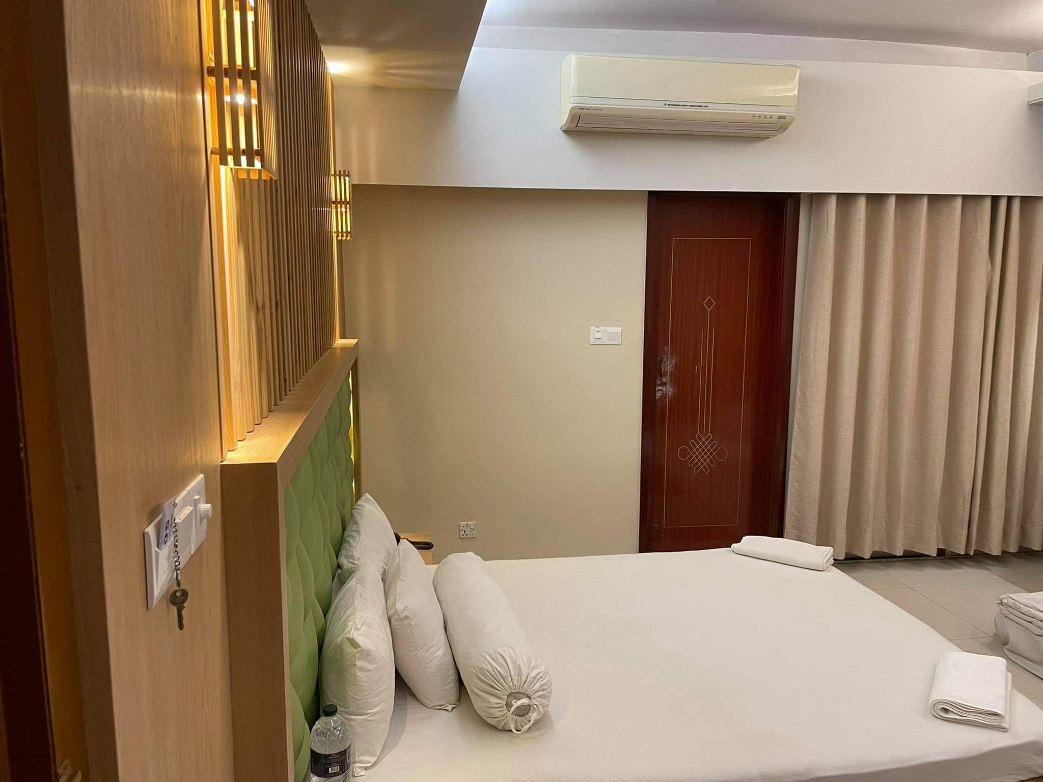 Honeymoon Room – view 3